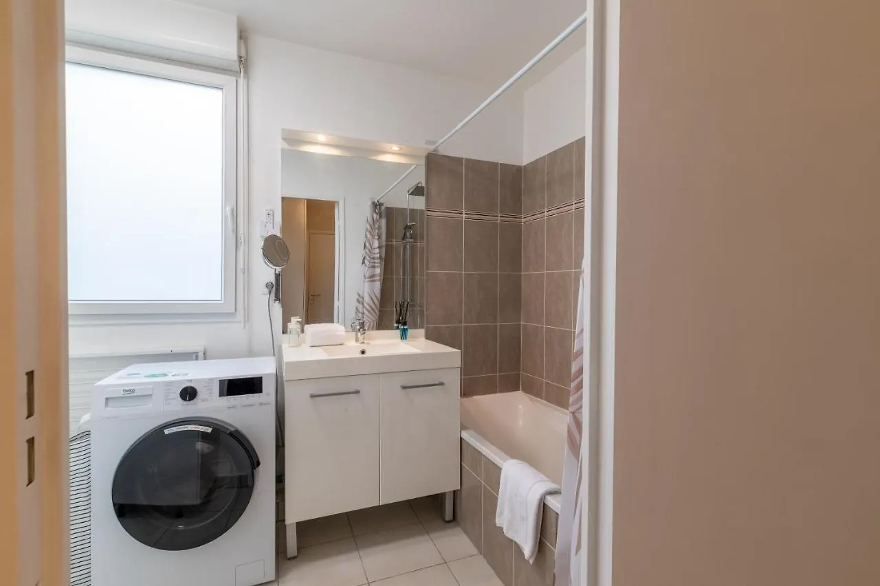 Be My Home - Le Surprenant Apartmán